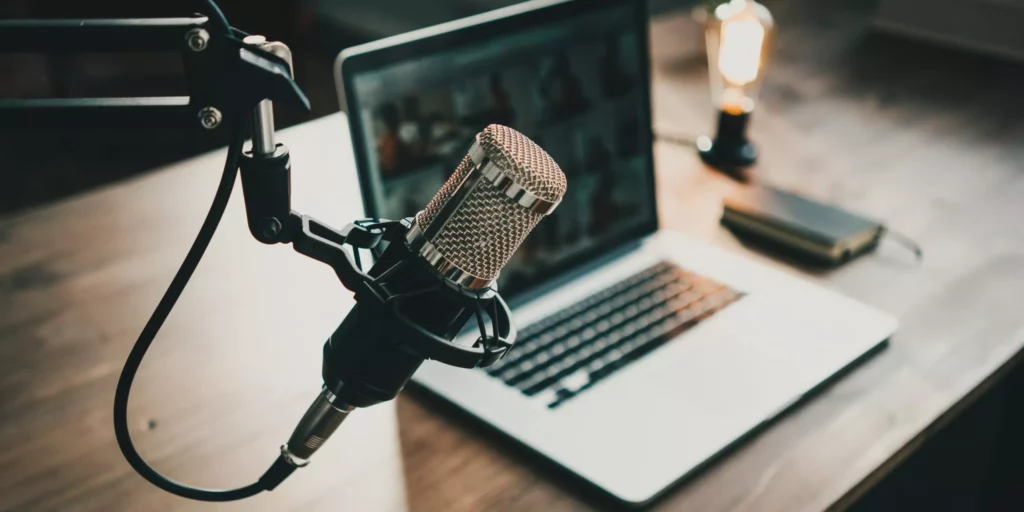 Générer des revenus passifs avec un podcast